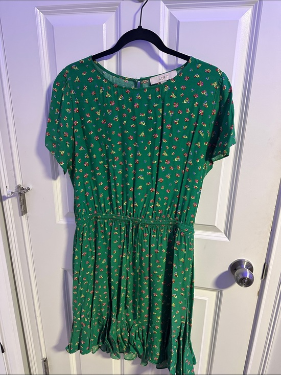 LOFT Dresses & Skirts - LOFT Green Floral Tie-Waist Short Sleeve Dress